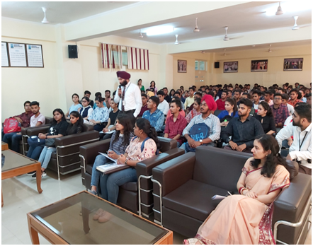 Head of Applied Science Department Interacted with the New Students 